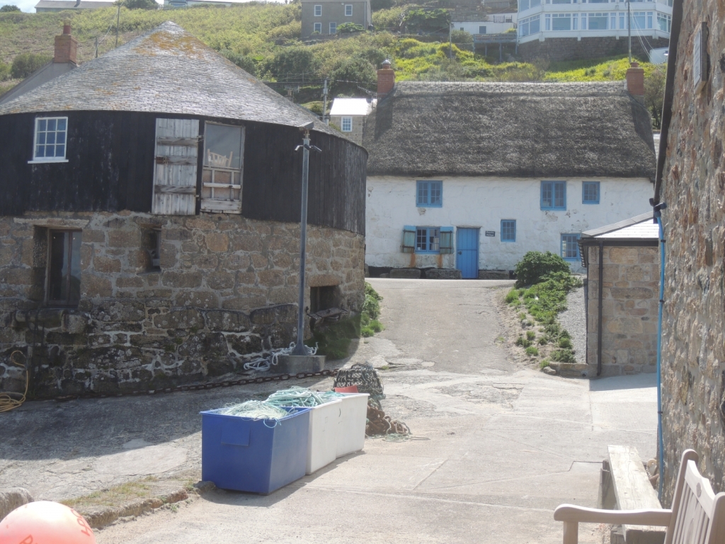 10-roundhouse-capstan-gallery-sennen-cove-west-cornwall